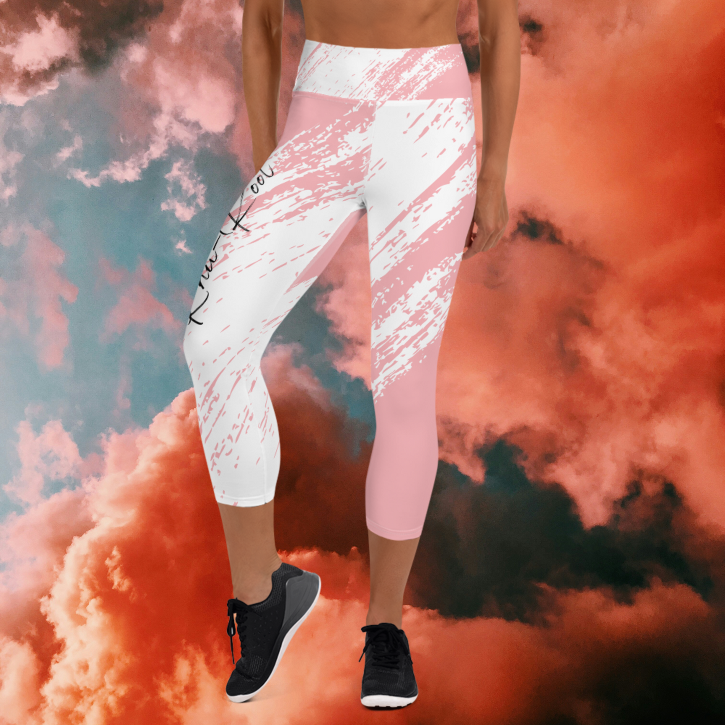 Leggings de yoga capri con cicatrices rosas para mujer de KnuRoot