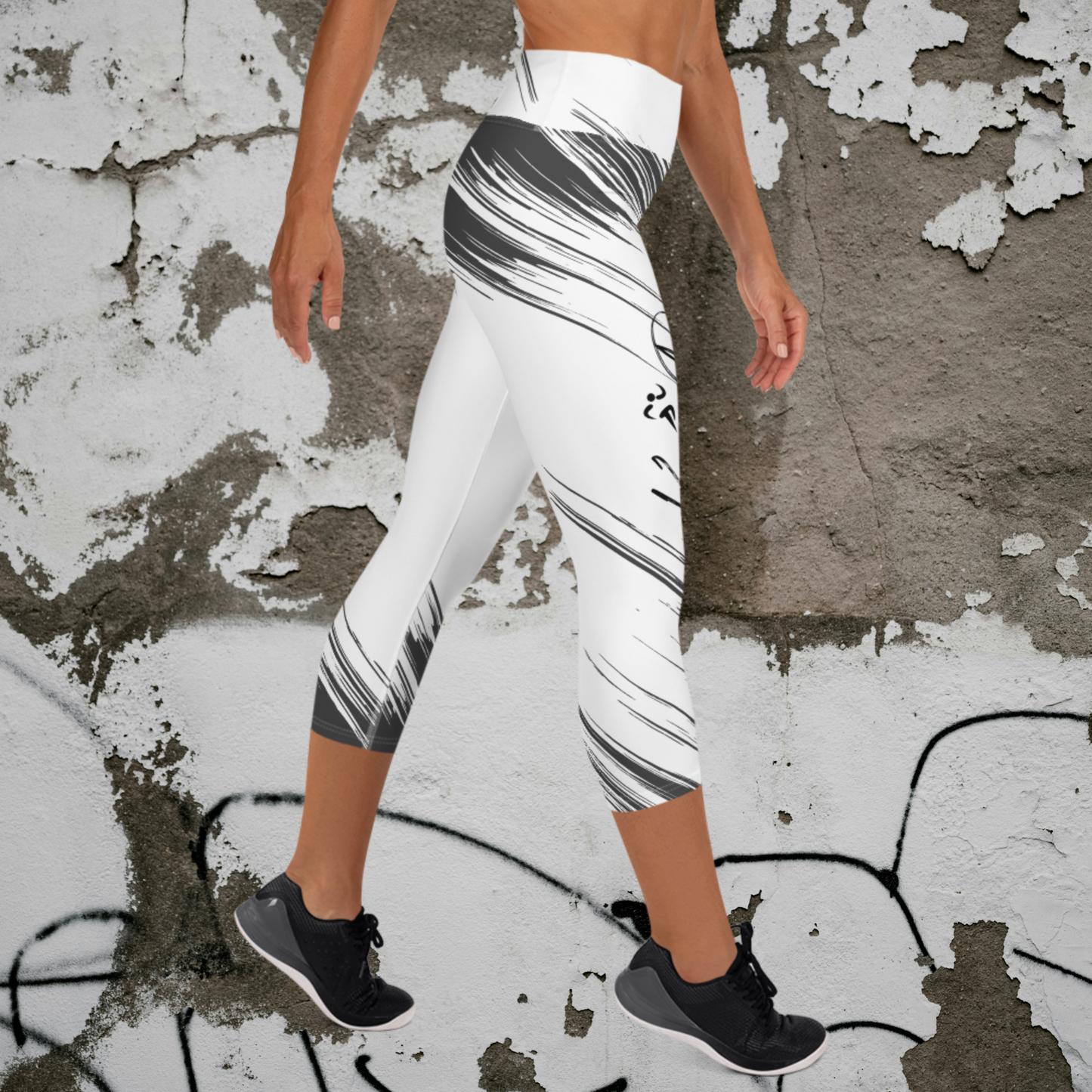 KnuRoot Scar! Women's Black Yoga Capri Leggings